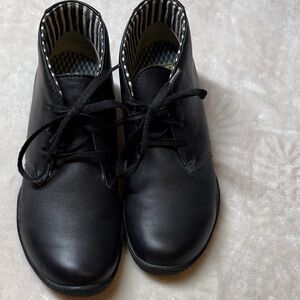⭐️Kuru mens black leather chukka boots SZ 9.5. EUC